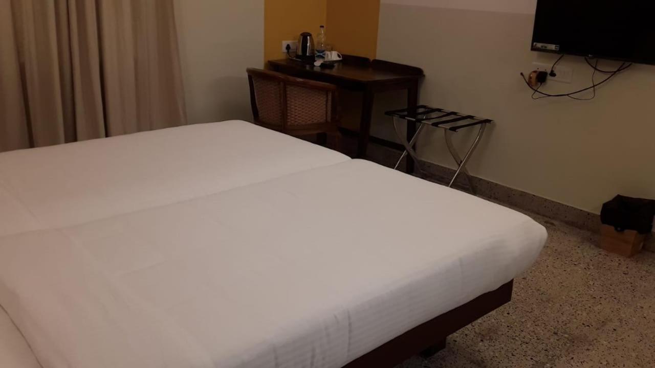 Hanu Reddy Residences - Nawab Habibullah Avenue Chennai Bagian luar foto