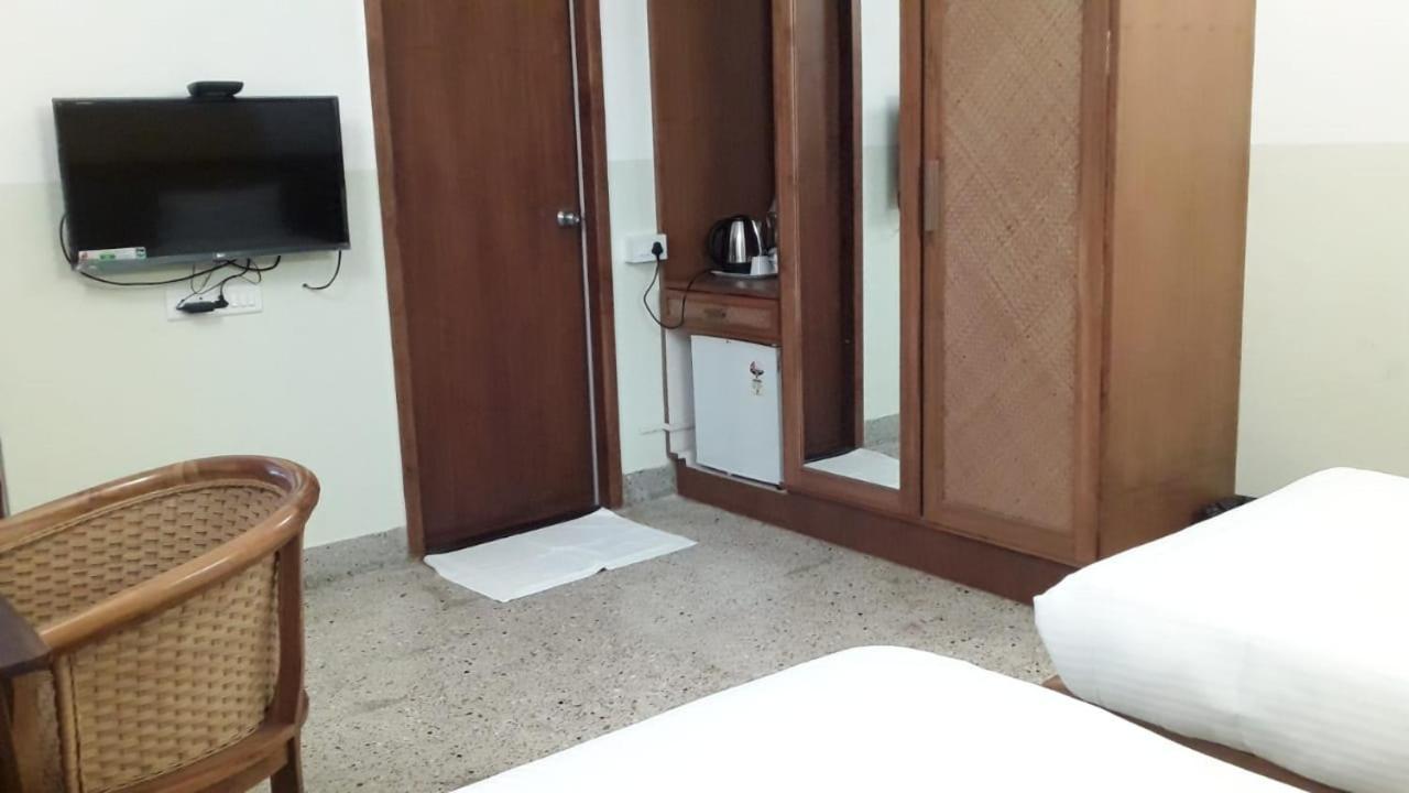 Hanu Reddy Residences - Nawab Habibullah Avenue Chennai Bagian luar foto